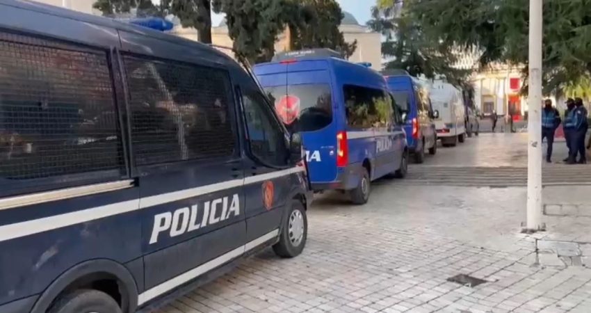 Kërkesa e SPAK për Berishën sot voton Kuvendi Demokratët në protestë