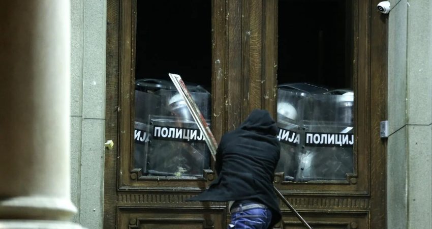 Protestat Antiqeveritare N Beograd Nj Operacion Ndikimi I Sh Rbimeve