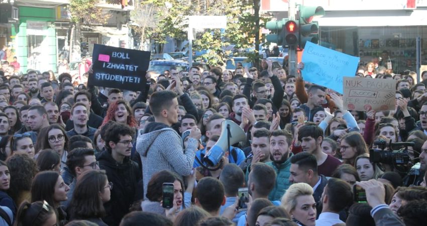 student protest tubim levizja per uneversitetin