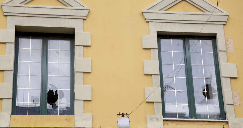 xhama te thyer, proteste, ministria e mberdshme, vrasja, covid