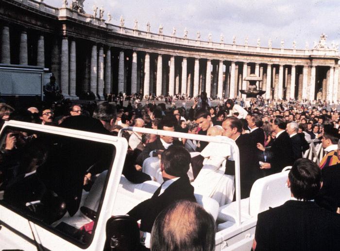 Atentati ndaj Papës / “Turkun Ali Agça e kapa unë!”. Flet për herë të parë  xhandari-hero i Vatikanit - Gazeta Si