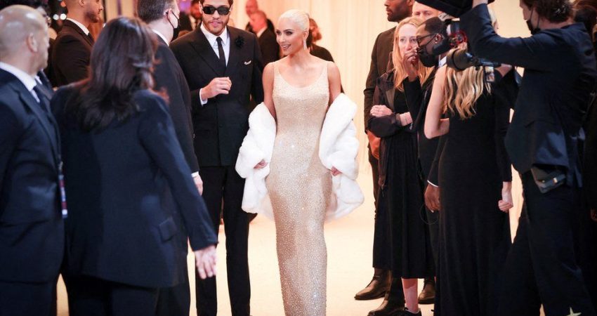 Kim Kardashian në Met Gala me fustanin e Marilyn Monroe