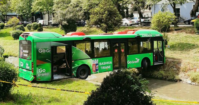 Autobusi që u rrëzua në Lanë
