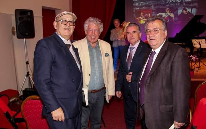 foto e Limoz Dizdarit dhe Josif Papagjonit