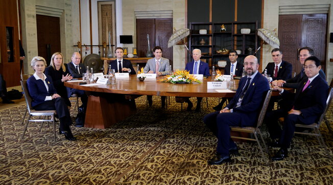 Joe Biden mes krerëve botërorë në samitin e G20 në Bali, Indonezi