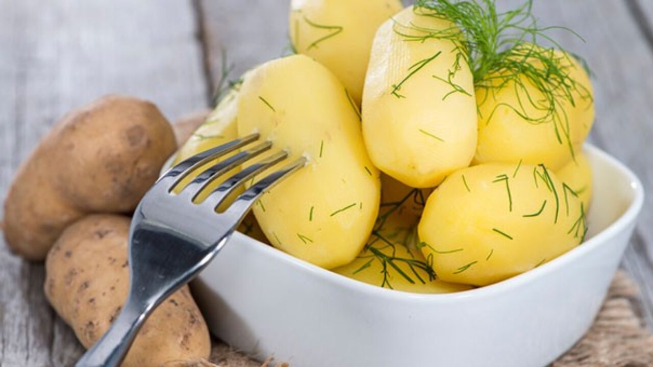 Patatet të shëndoshin? Si t’i gatuani për të përfituar sa më shumë